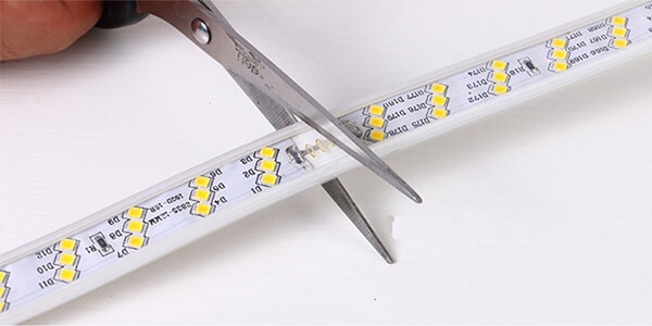 [تصویر:  how-to-cut-110v-led-strip-light.jpg]